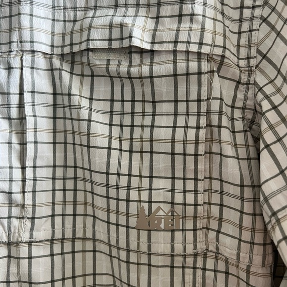 REI Men's Casual Button Down Shirt - White and Black Checkered - Picture 4 of 8